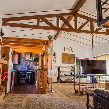 Apartamento Loft La Encina Torrejón el Rubio Kültér fotó